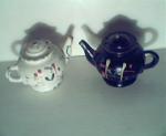 Twin Tea Pots Made of Cast Metall!