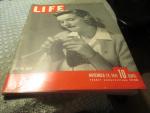 Life Magazine 11/24/1941- Learning How To Knit